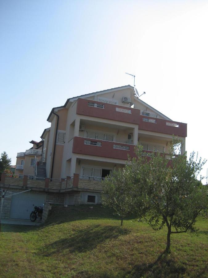 Villa „Drei Palmen“ Sveti Filip i Jakov Exterior foto